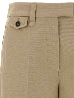 Accendi pantaloncini di bermuda
