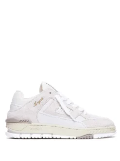 Area bianca e beige lo sneaker