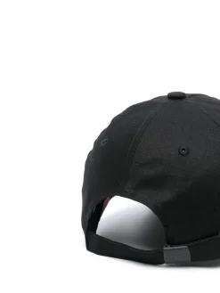 Cappellino con ricamo logo