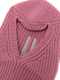 Cappello con teschio lavorato a maglia