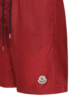 Costume con patch logo