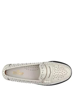 Dan Studs Woman