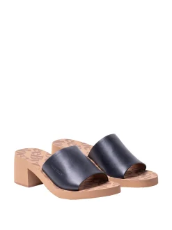 Essie mule