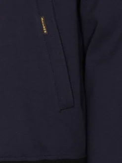 Giacca scura di calling blu