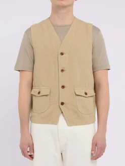 Gilet beige con fissaggio e tasche