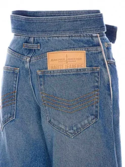I jeans in denim con cintura