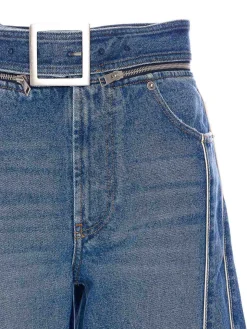 I jeans in denim con cintura