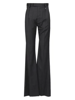 I pantaloni di Ray svasarono