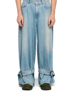 Jeans Con Fibbia Sul Fondo