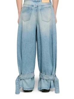 Jeans Con Fibbia Sul Fondo