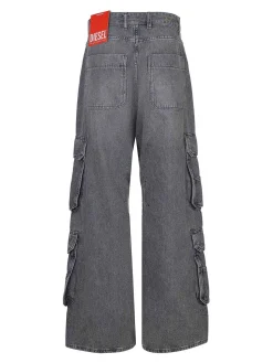 Jeans fatti di denim