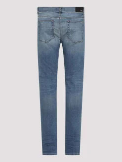Jeans impilati