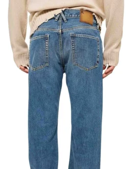 Jeans in denim