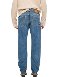 Jeans in denim