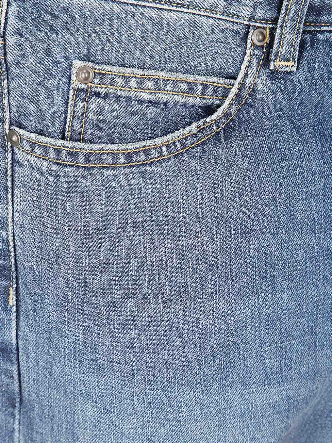Jeans in denim