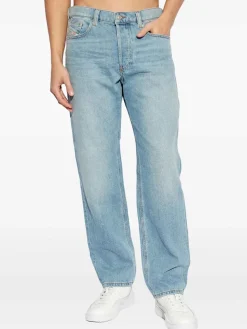 Jeans in denim