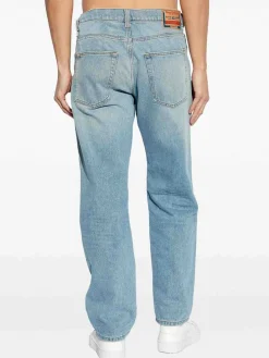 Jeans in denim