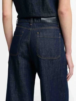 Jeans in denim