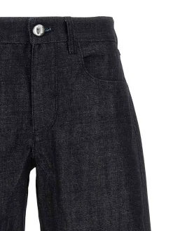 Jeans in denim