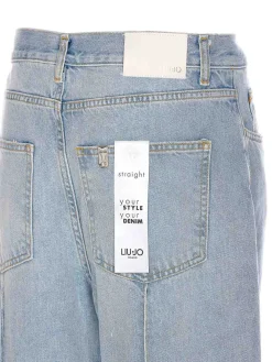 Jeans in denim