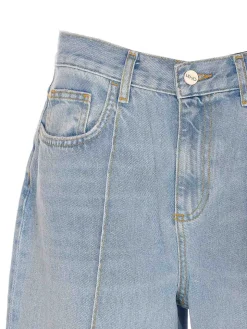 Jeans in denim