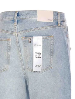 Jeans in denim