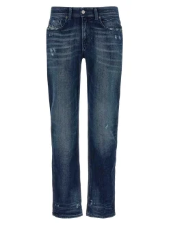 Jeans in denim