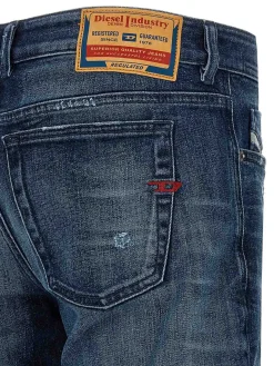 Jeans in denim