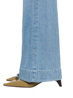 Jeans in denim