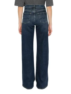 Jeans in denim