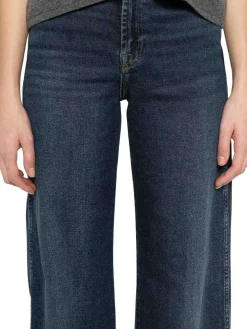 Jeans in denim