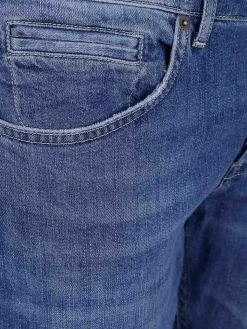 Jeans in denim