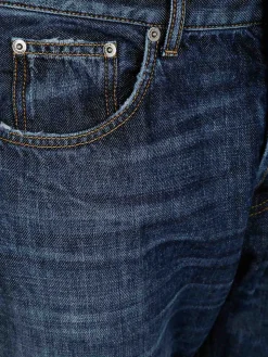 Jeans in denim