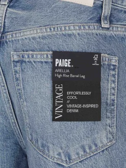 Jeans in denim