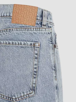 Jeans in denim