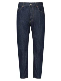 Jeans in denim in forma libera