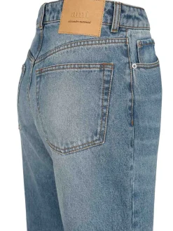 Jeans in forma libera