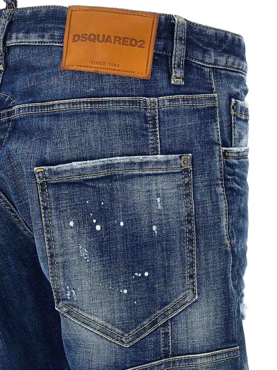 Jeans motociclisti ordinati