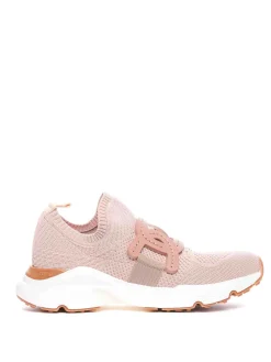 Kate indossa delle Sneakers