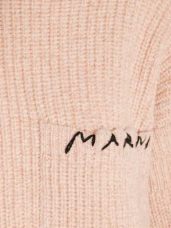 Maglione di lana vergine rosa