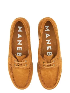 Moccasina in barca in pelle