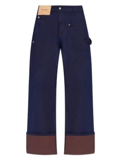 Presentare jeans contorti contorti