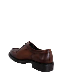 Scarpa stringata