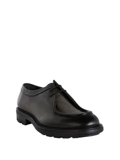 Scarpa stringata