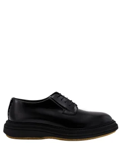 Scarpa stringata in pelle