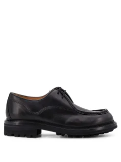 Scarpa stringata in pelle