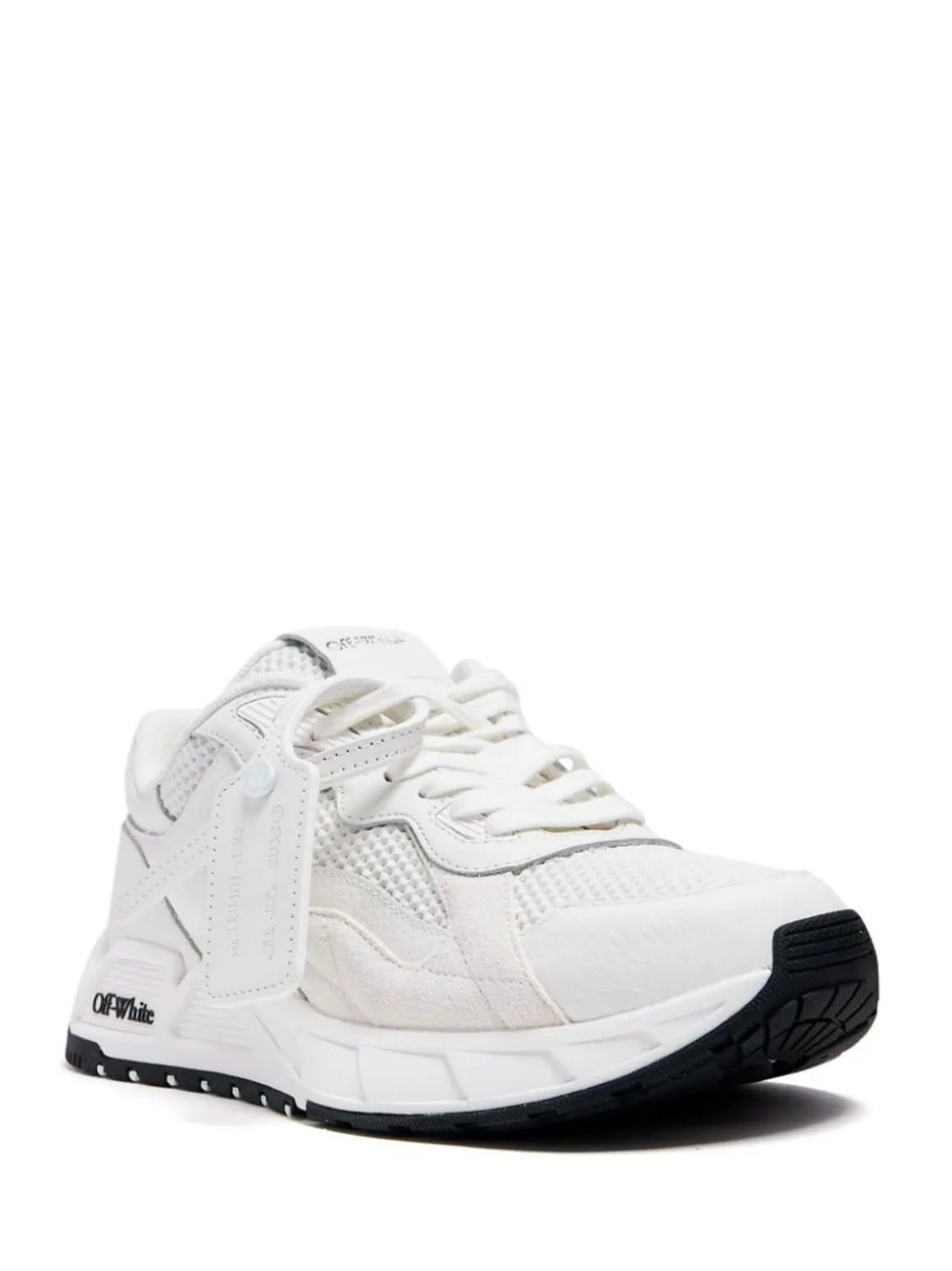Scarpe allacciate