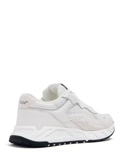 Scarpe allacciate
