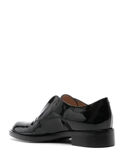 Scarpe stringate in pelle