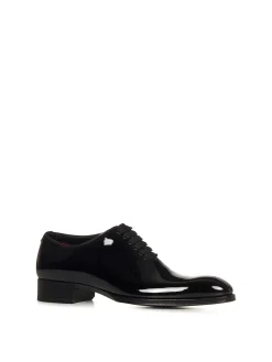 Scarpe stringate in vernice